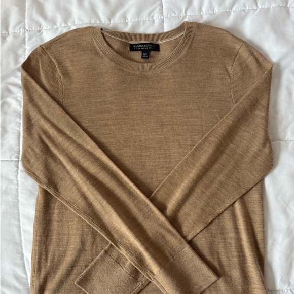 Banana Republic Sweaters - Banana Republic Women's Tan Crewneck Sweater
